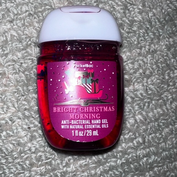 New bath and body works fluffy & rhinestone bling reindeer keychain w/pocket bac - Picture 15 of 16